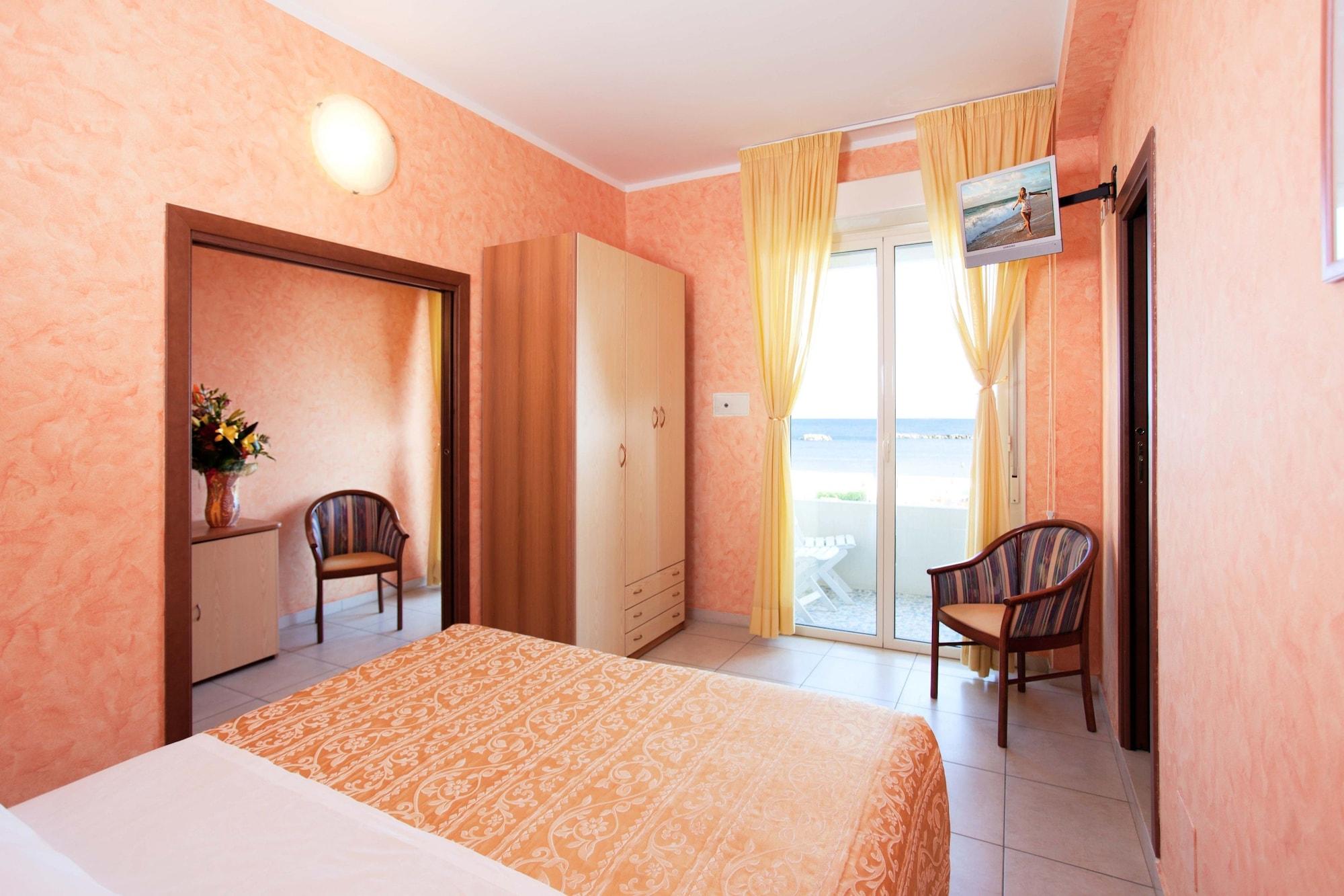 Hotel Caesar Чезенатіко Екстер'єр фото