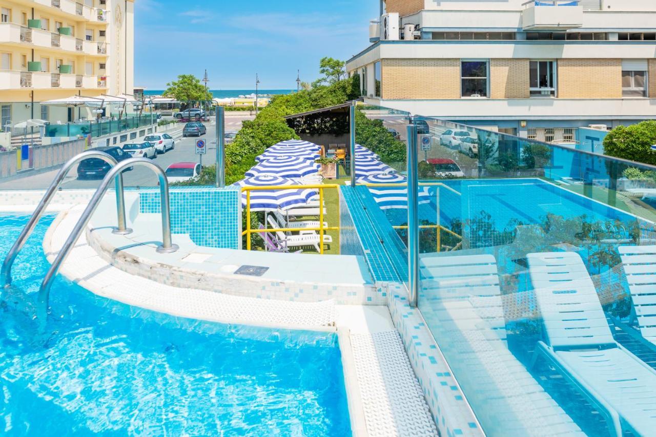 Hotel Caesar Чезенатіко Екстер'єр фото