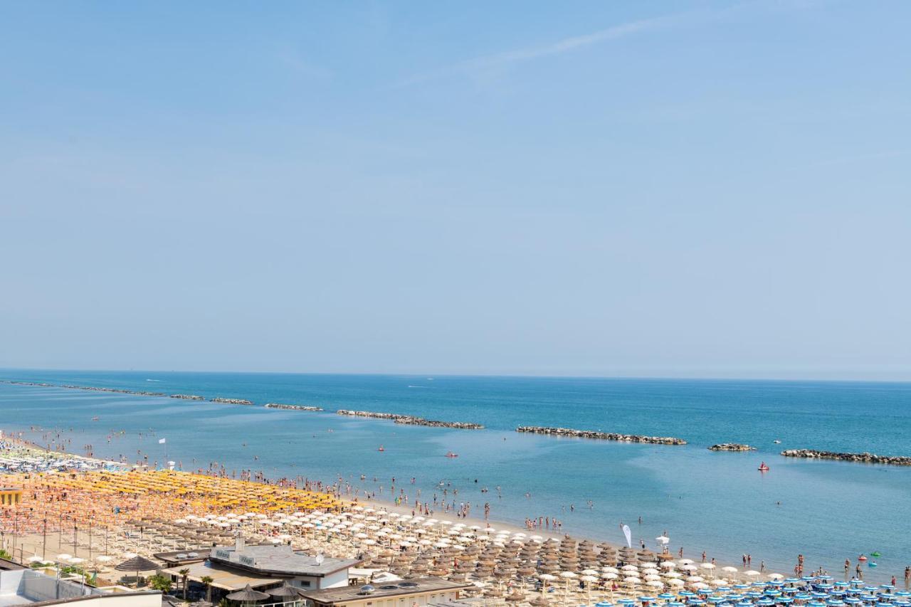 Hotel Caesar Чезенатіко Екстер'єр фото